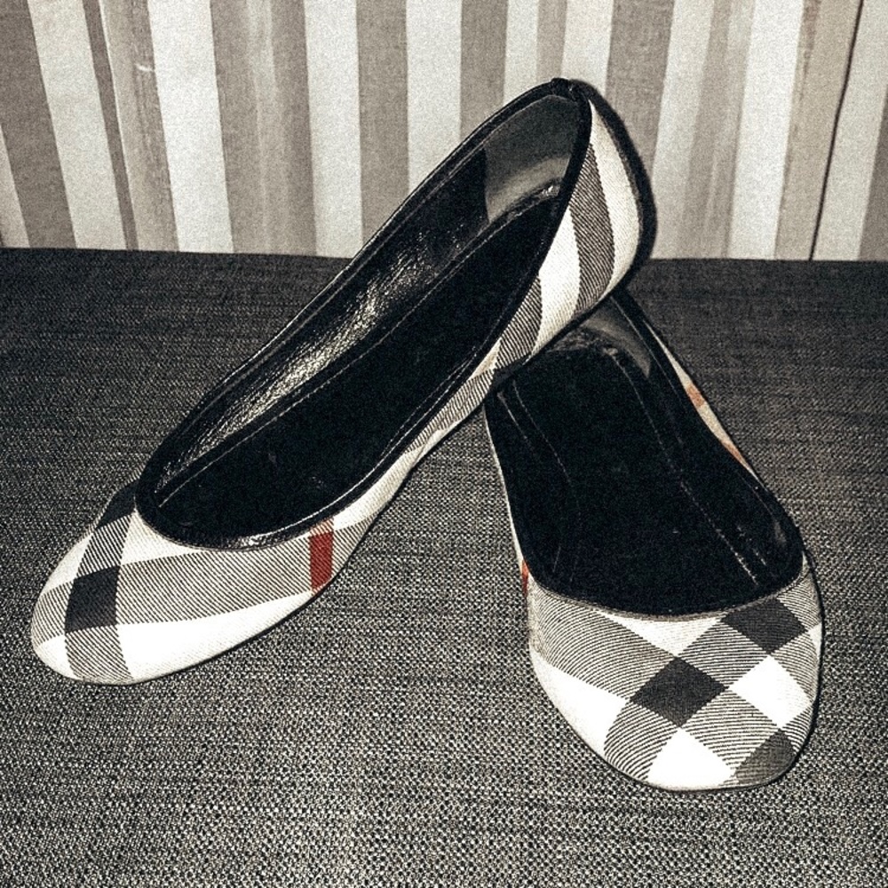 Burberry flats